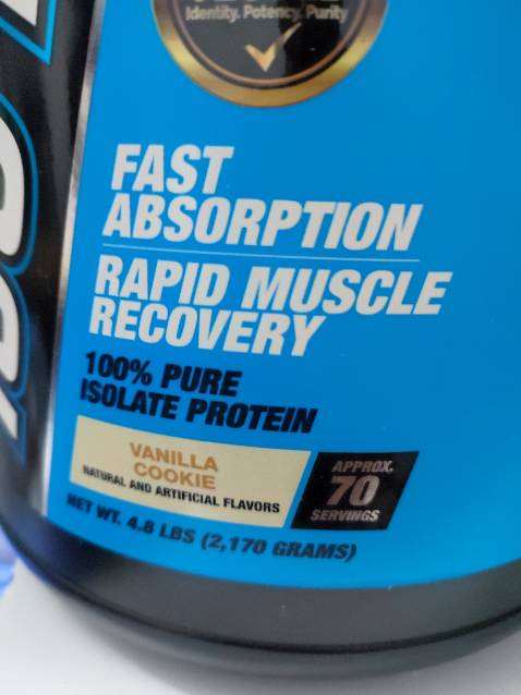 Tôi rất thất vọng về cách quảng cáo và làm việc của shop, trong khi quảng cáo là 2,3 kg 5lbs thì khối lượng thực tế là 2170g, 4,8 lbs. Hỏi shop thì shop bảo khối lượng 2170g là khối lượng bột, thêm cái hộp nhựa là 5lbs thôi. Nếu giải thích rõ ràng, nếu xin thì chắc cũng thông cảm, nhưng shop bật biển: Chắc bạn dùng whey chưa lâu, quy cách của công ty shop là thế! Tuổi bán whey của shop còn nhiều hơn bạn! Ở đâu ra kiểu thiếu tôn trọng khách hàng như vậy, shop biết tôi bao nhiêu tuổi ko? Mong a e cân nhắc khi mua hàng của shop này...