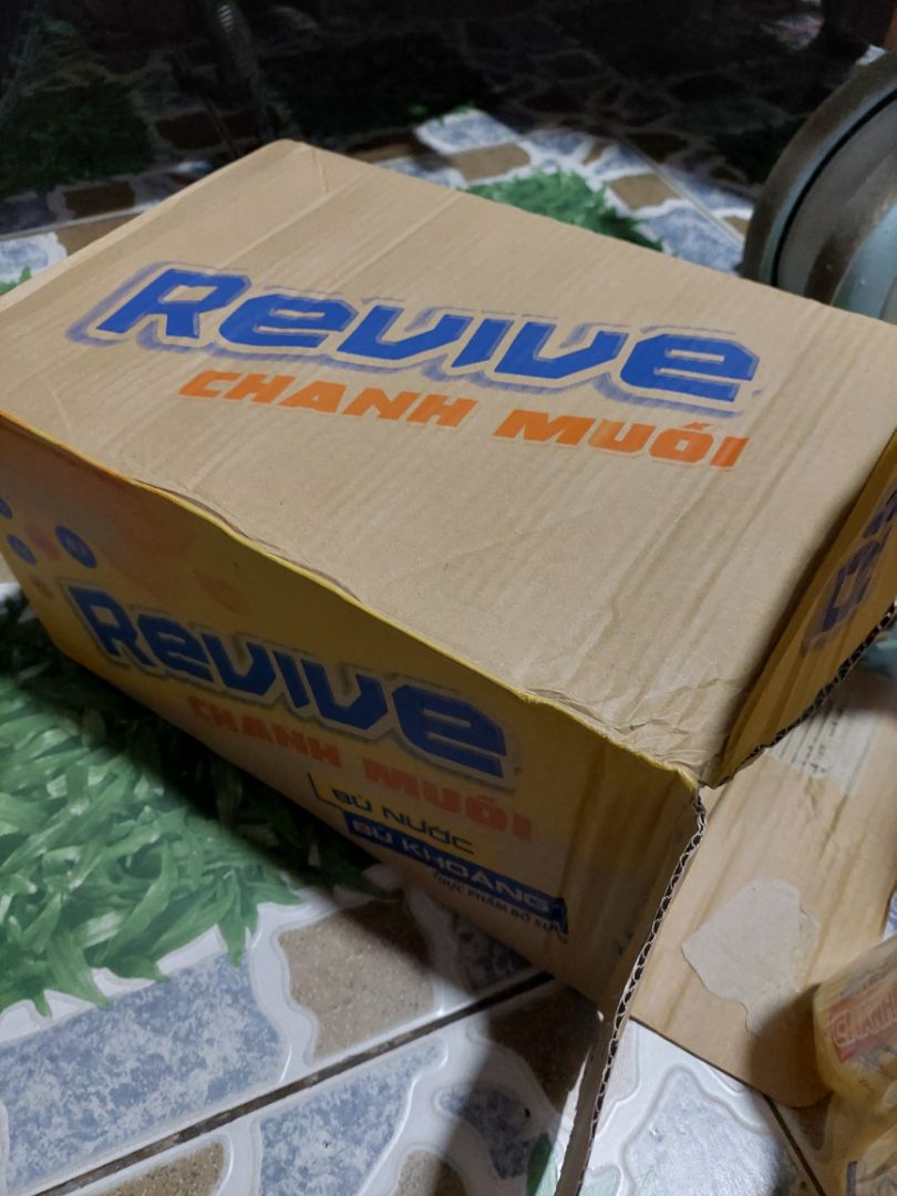 Giao hàng nhanh. 1 ngày nhận được. Thùng còn nguyên vẹn k móp méo, được bọc kỹ. Hàng mới. Sx tháng ***. Hsd 10.2022