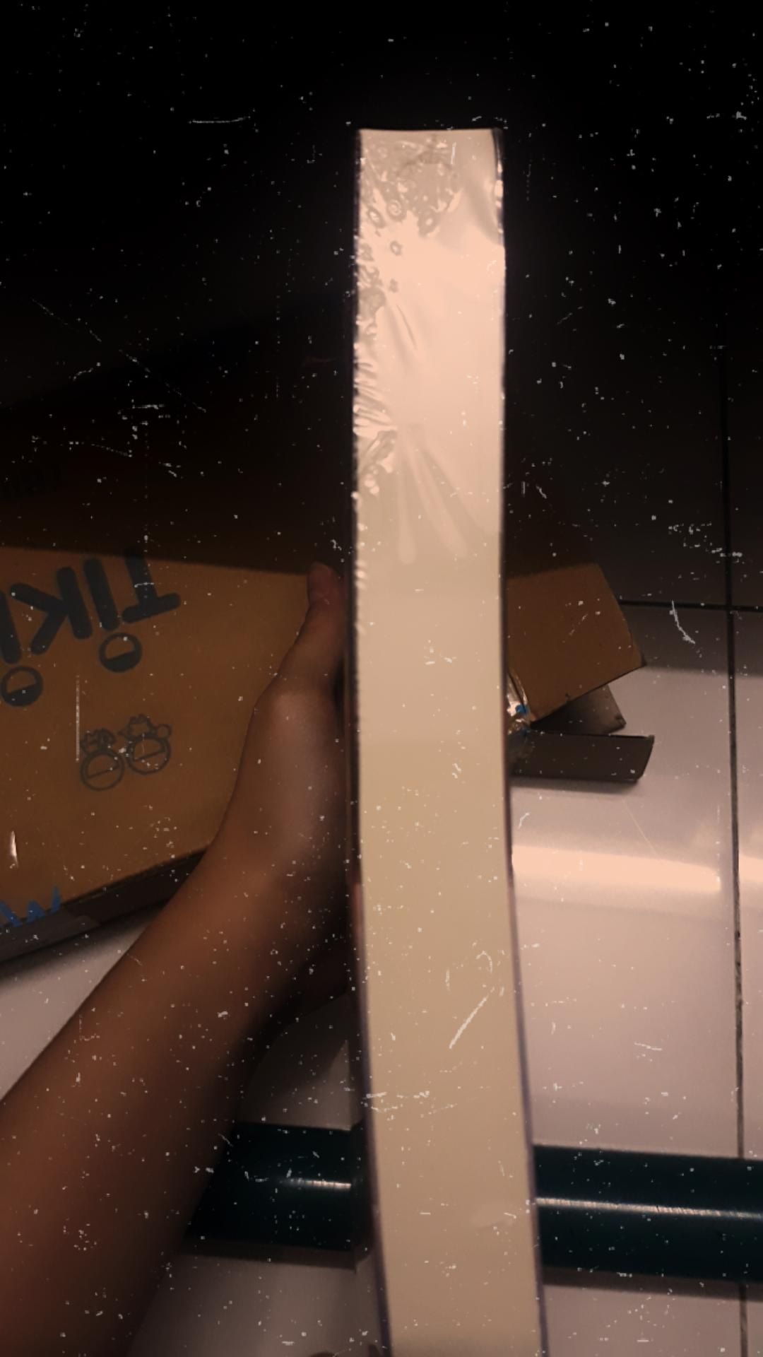 Mình cho 5 sao là vì chất lượng sách khi giao tới rất ok ? Sách được bọc bởi Bookcare rất chắc chắn cộng thêm quà được tặng khi mua nữa. Quyển này về nội dung thì mình vẫn chưa biết nhưng lúc đầu thấy tên khá ấn tượng nên mìh hốt ngay =))