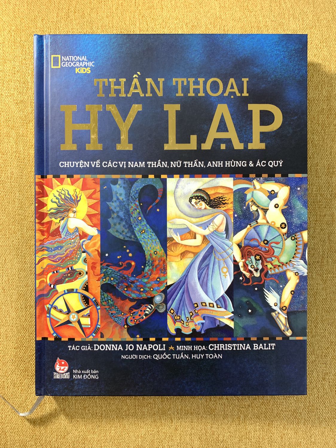 Fahasa là lựa chọn số 1. Đóng gói sản phẩm tốt, giao siêu nhanh. Sách mới tinh (2021), còn nguyên bọc, cứng cáp. Nội dung tuyệt vời, minh hoạ đẹp, bắt mắt.