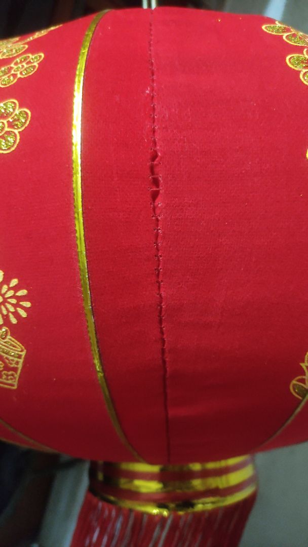 đóng gói khá ổn. chất lượng tạm được: chỉ bung, giấy dán bong nhiều, vải mỏng
sale 21k