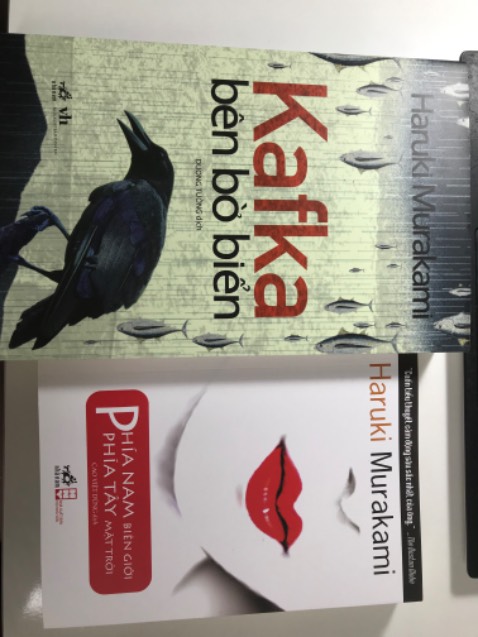 tiki giao hàng siêu nhanh cơ mà khâu đóng gói mình ko ok lắm, bên *** Nhã Nam đóng gói rất kĩ và kèm cả thiệp cảm ơn, sách mới tinh. bên tiki mình thấy sách hơi bụi nên phải lau đi