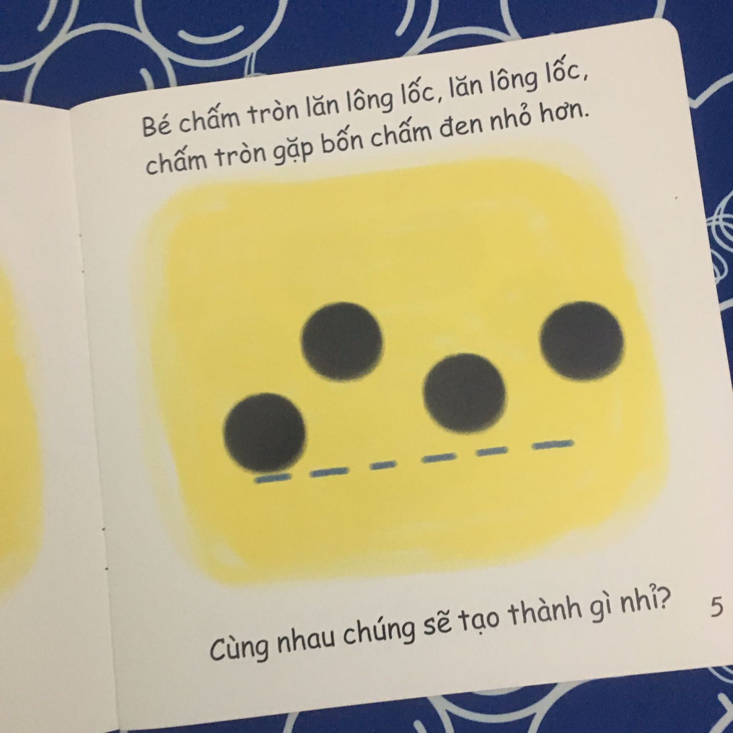 Mình đọc cho bé nghe từ 2 tháng tuổi, mỗi tối trước giờ ngủ, bé rất thích. Đọc được 2 tháng rồi mà bé chưa chán. Sách có hình ảnh rõ ràng, giấy bóng đẹp. Cảm ơn tiki. Mình đọc cho bé nghe từ 2 tháng tuổi, mỗi tối trước giờ ngủ, bé rất thích. Đọc được 2 tháng rồi mà bé chưa chán. Sách có hình ảnh rõ ràng, giấy bóng đẹp. Cảm ơn tiki.