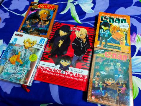 Ai là Fan của Toru Amuro hay Akai Shuichi hay cả hai thì nên mua ấn phẩm này
Cá nhân mình là fan Toru Amuro ( Rei Furuya ) nên mua hết các ấn phẩm có Amuro