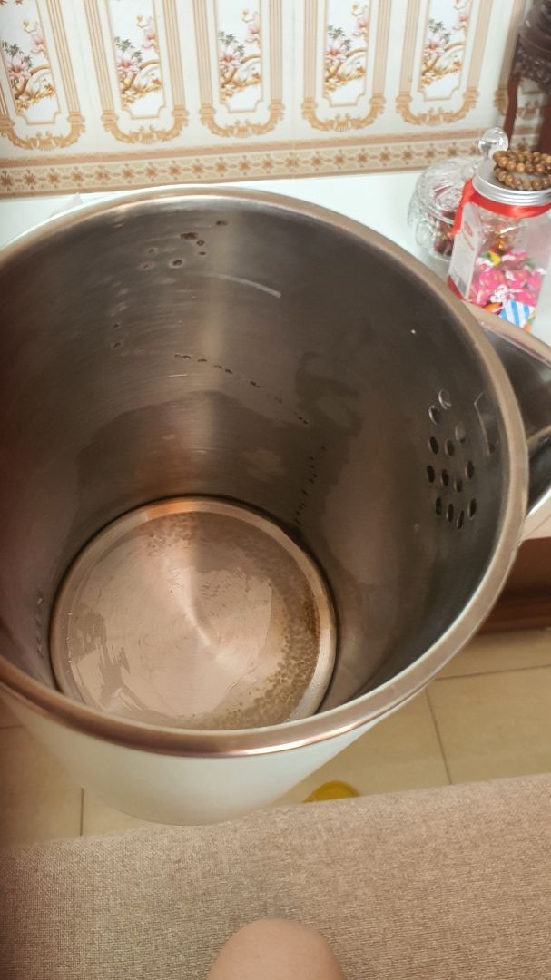 Sản phẩm CỰC KỲ TỆ. Mua về thì bên trong rỉ sét một đống, chắc chắn là bán đồ tồn kho đồ cũ cho khách. Mình cảm thấy đây là một hành động hết sức VÔ TRÁCH NHIỆM VÀ THIẾU TÔN TRỌNG KHÁCH HÀNG từ Tiki. Sẽ không bao giờ có lần thứ 2 mình mua ở đây, mọi người né ra nhé.