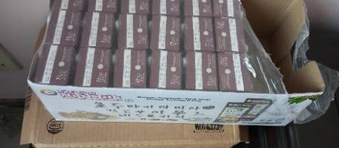 Giao hàng nhanh, đóng gói bao bì đẹp , chắc chắn k móp méo. 
Uống ngon và thơm khá thích