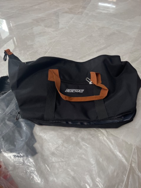 giao sai màu, sản phẩm kém chất lượng. Mua màu kaki giao màu đen.