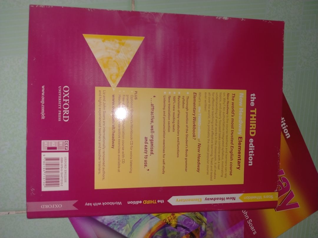 Nội dung và hình ảnh chất lượng như mẫu mong đợi. Bìa sách có chút bụi