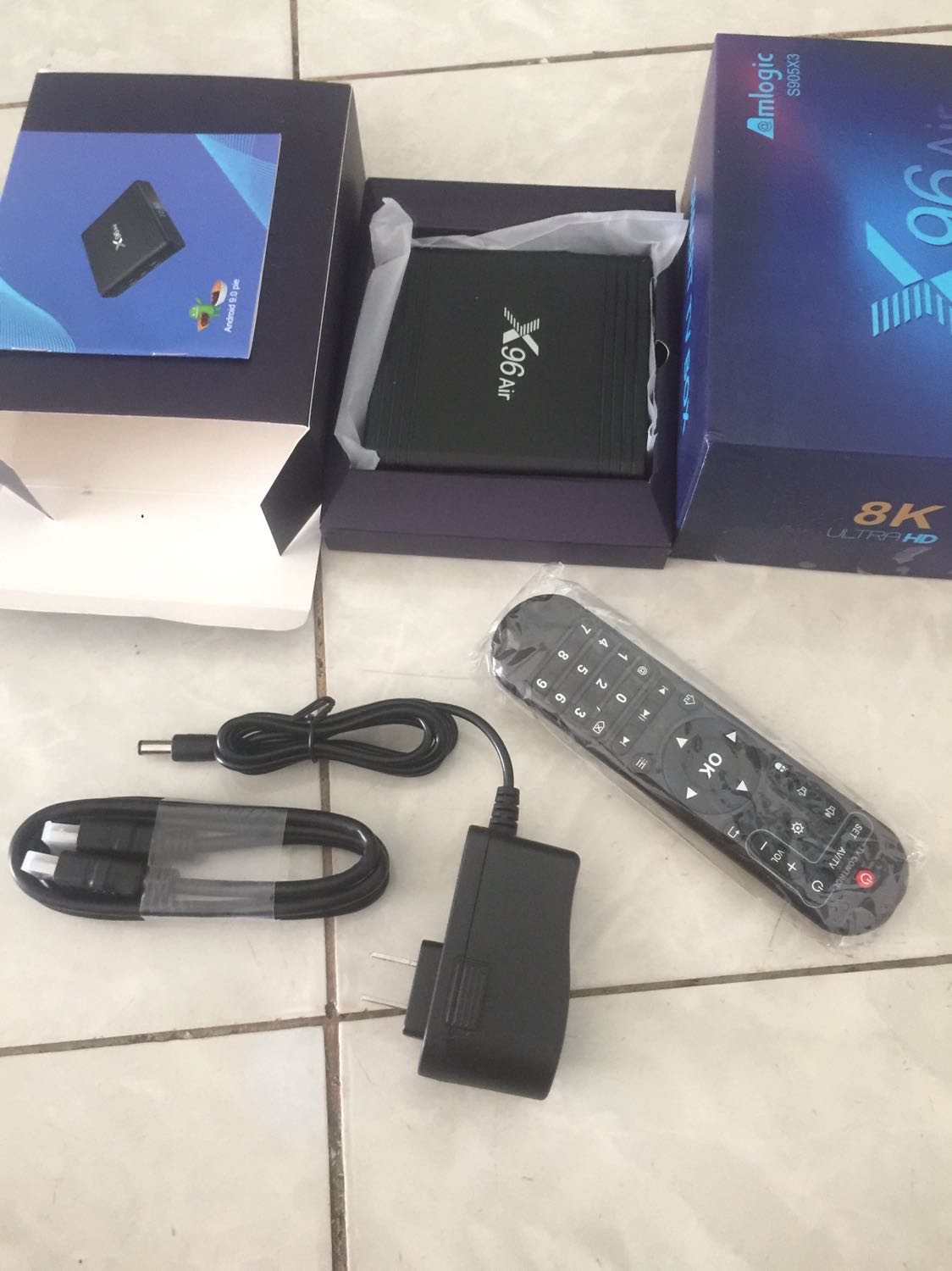 Box đẹp keng chuẩn trên quảng cáo, lắp vào *** ok dễ xài, hình ảnh rõ nét, lướt cũng rất nhạy, giá tầm trung đc như này là quá ngọt, độ bền thì phải xài mới biết, tóm lại đáng mua đáng đồng tiền bát gạo, cho shop 5* nâng cao uy tín