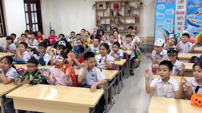 sản phẩm tốt nhưng cạnh sắc quá. mỗi ng nên chú ý khi sử dụng. cẩn thận thì lấy giấy nhám vê đi thì ngon luôn sản phẩm tốt nhưng cạnh sắc quá. mỗi ng nên chú ý khi sử dụng. cẩn thận thì lấy giấy nhám vê đi thì ngon luôn