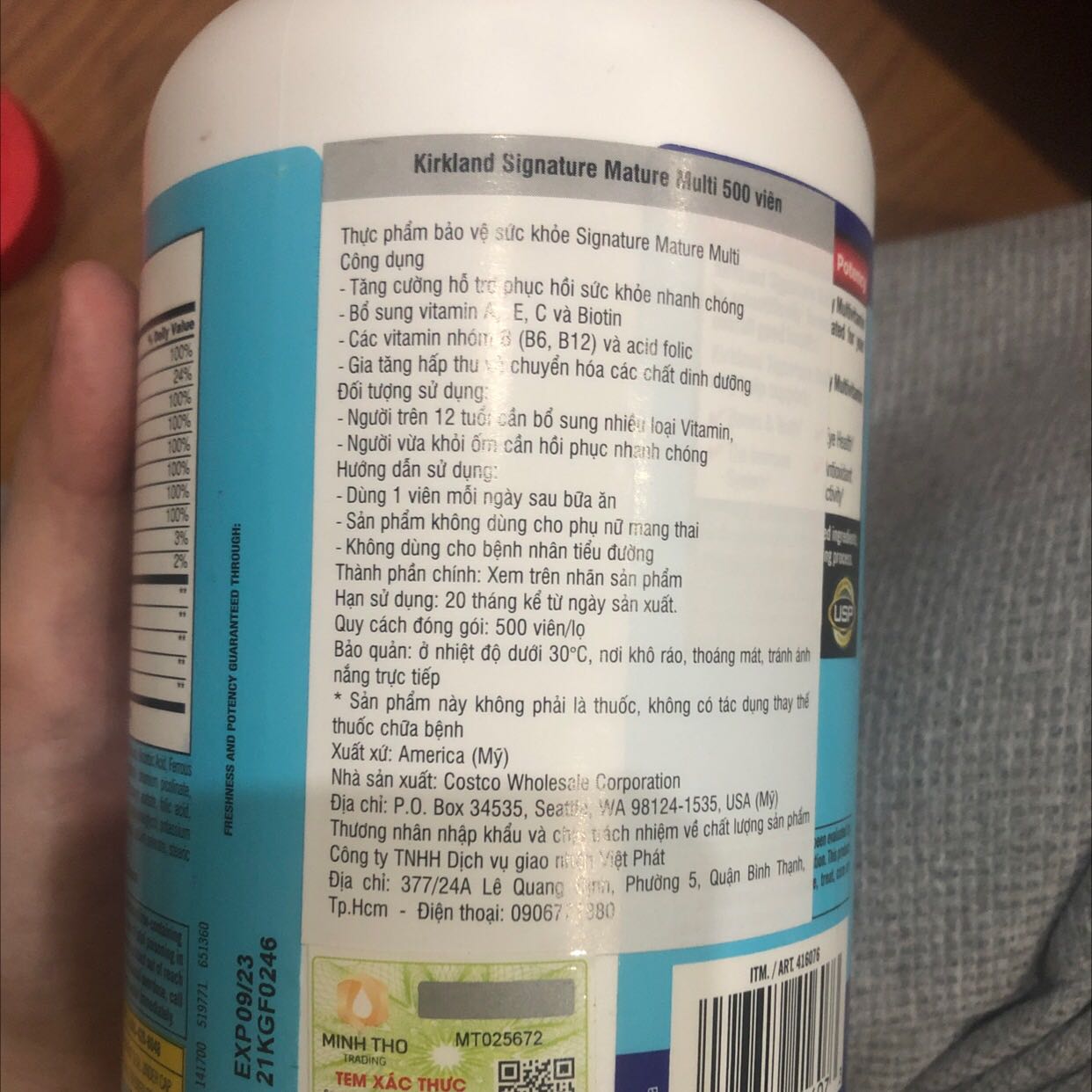Sản phẩm đóng gói rất cẩn thận, có tem check mã QR được, thông tin ghi chi tiết và có màng bảo vệ nắp nguyên vẹn, chắc chắn