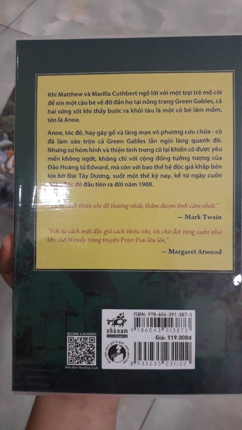Mặc dù mình đã mua trong đợt sale sách nhma Tiki giao nhanh, bọc cũng đẹp nữa. 
 Tuy mình đọc trên mạng nhiều lần rồi nhưng vẫn phải mua sách về để đọc. Mạch truyện diễn ra nhẹ nhàng, thích hợp để đọc thư giãn trước khi đi ngủ.