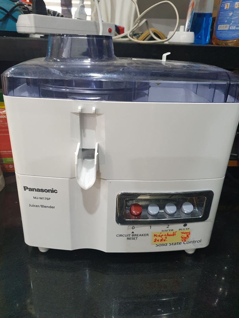 Mình rất thích sản phẩm này. Các bạn nhỏ nhà mình có thể tự xay sinh tố ép trái cây ... rất tuyệt vời