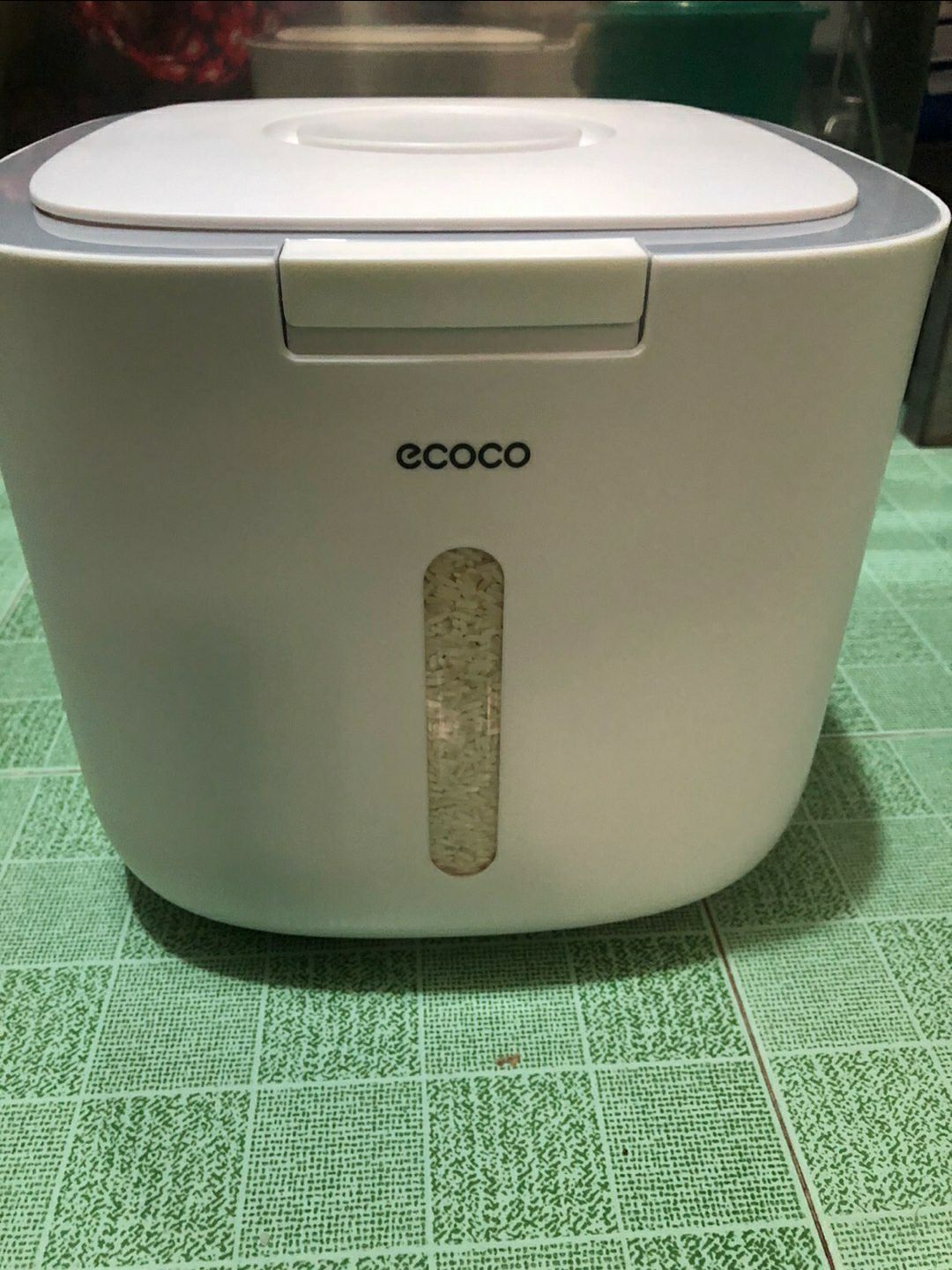 sản phẩm giống mẫu mình đặt. hộp chắc chắn, nhìn rất sang, nói chung là rất ưng. tặng shop 5 sao phục vụ tốt