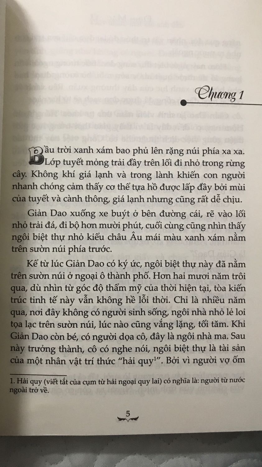 Ship hàng siêu nhanhhhh??? mình vừa order hôm qua mà hôm nay đã nhận được rồi??? Tiểu thuyết đỉnh khỏi bàn huhuu, mình thích lắm! Truyện được bọc nilon còn mới, không có vấn đề gì, nói chung là ưng ạ >~