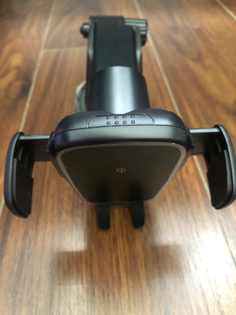 Cứng cáp siết chặt điện thoại, cảm ứng xịn , tiền nào của nấy đáng đồng tiền bát gạo