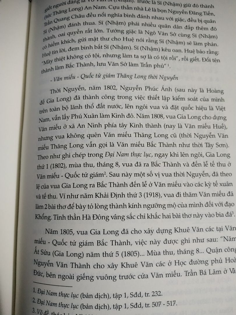 Sách hay, viết chỉn chu, nhiều thông tin hấp dẫn. Bìa cứng chắc chắn. Giao hàng nhanh chóng, sạch đẹp. Quá ưng! lại còn được áp mã giảm giá xịn xò.