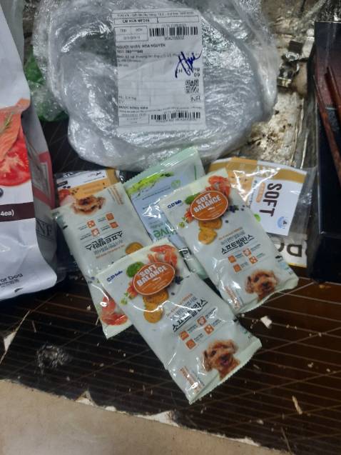 Chị mua 2 mà giao có 1 buồn một ti. Hihihi