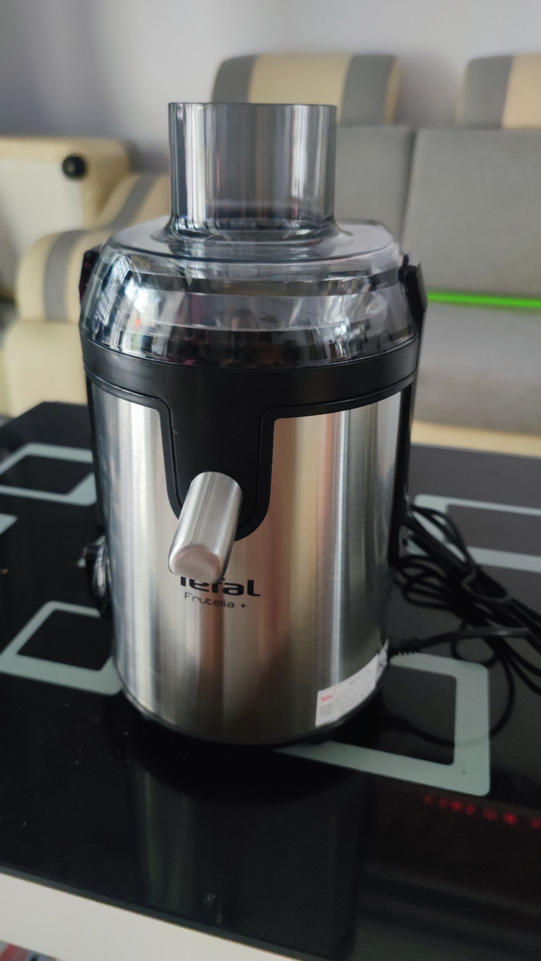 Sp ok, đóng gói giao hàng đầy đủ như mô tả, sử dụng qua vài lần thấy cũng ổn, ép "quá nhanh" 😆