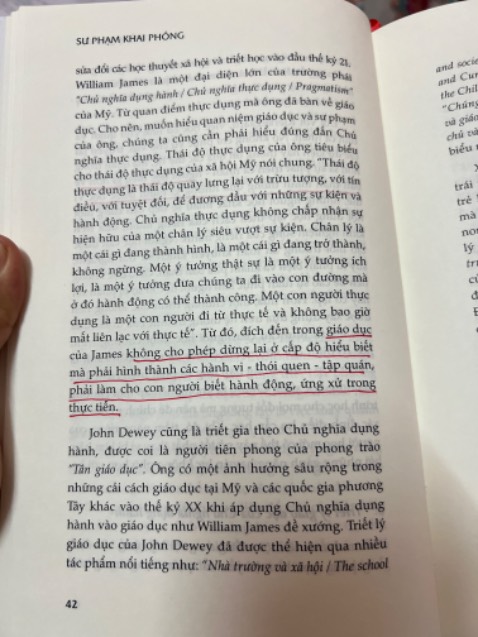 Có dịp biết đến nhà hoạt động giáo dục Giản Tư Trung qua Vietcetera và thực sự thích cách thầy truyền đạt tư tưởng giáo dục đến người nghe đúng là dễ hiểu và cô đọng. Hãy đọc và cảm nhận cuốn sách dành cho tất cả những ai đang quan tâm về giáo dục.