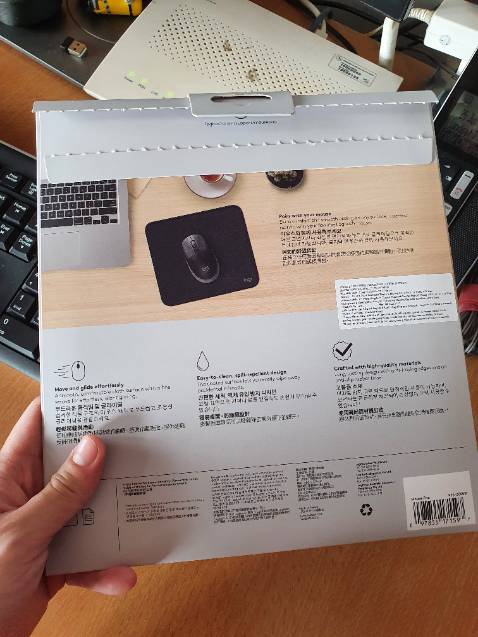 Hàng mới nguyên seal.
Đóng gói đẹp, có cao su chống trượt, đường may đẹp, chưa có gì phải chê.