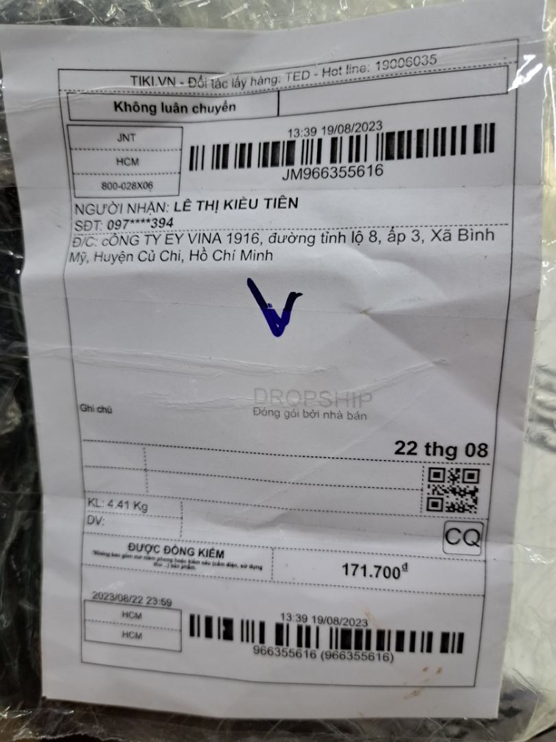 Mình mua giấy bãi bằng màu ngà, shop giao giấy trắng ,đóng gói bằng thùng, trên thùng có tem k phải tên mình, sao kỳ vậy shop, yêu cầu đổi lại gấp