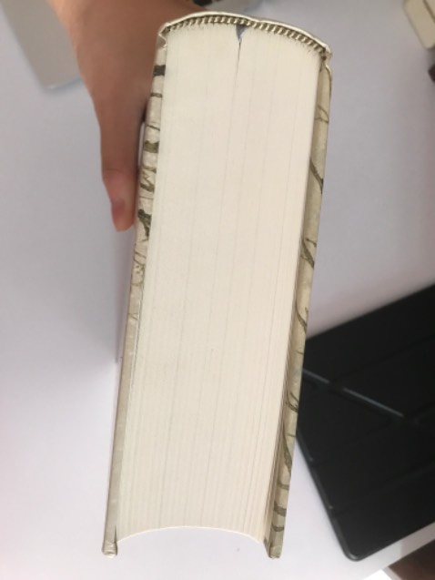 - Chất lượng sách được giao đến tốt, bọc sách kỹ
- Thời gian giao hàng trễ nhiều ngày so với lịch thông báo 
- Bìa tái bản thiết kế đẹp, chất liệu giấy tốt