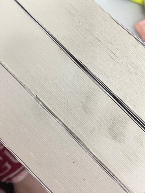 Sách dày đẹp được tặng bản đồ đóng gói cũng kĩ nhưng không hiểu sao  vẫn dính dơ 1 tí nhưng nhìn chung khá ok