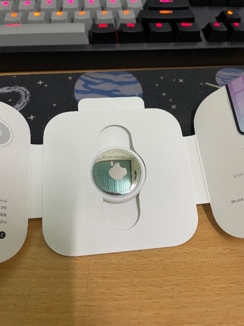 Dùng sp của Apple từ thời ip3 đến giờ ko có điểm nào chê. Đợt này Tiki giao sp với bao bì bên ngoài có nhiều vết bẩn có vẻ như trước khi đến tay mình thì sp ko được bảo quản tốt. Hi vọng Tiki ghi nhận ý kiến và cải thiện vấn đề này