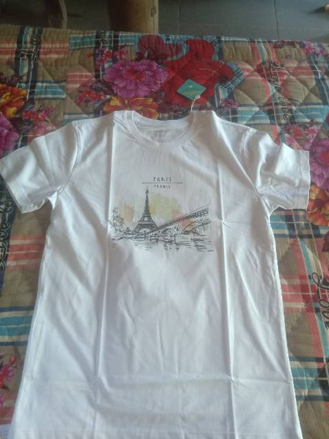 Chất liệu vải rất đẹp,rất mát mặc ưng lắm luôn.Cực đứng form