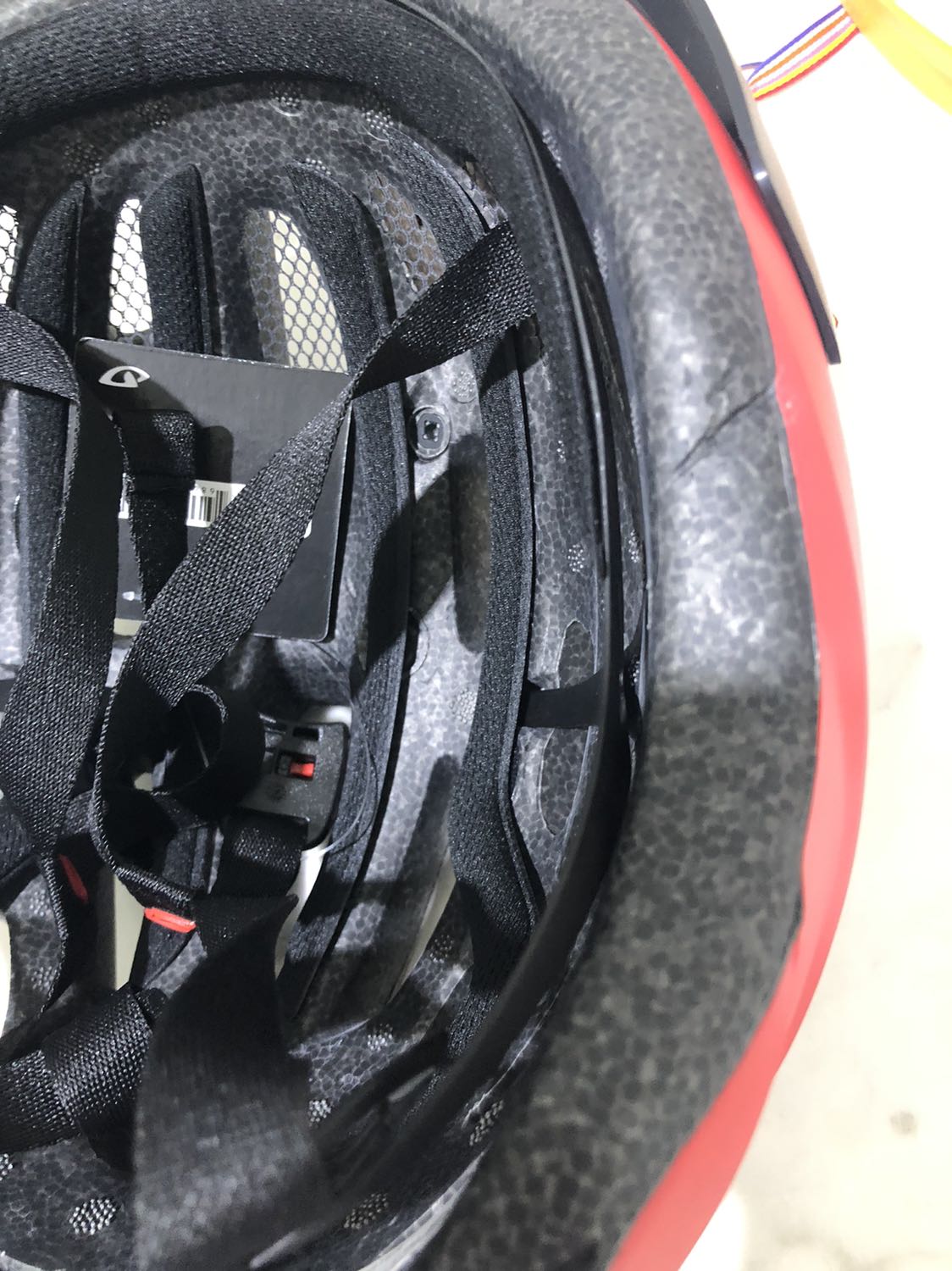 Nón bị móp vầy nè shop ơi