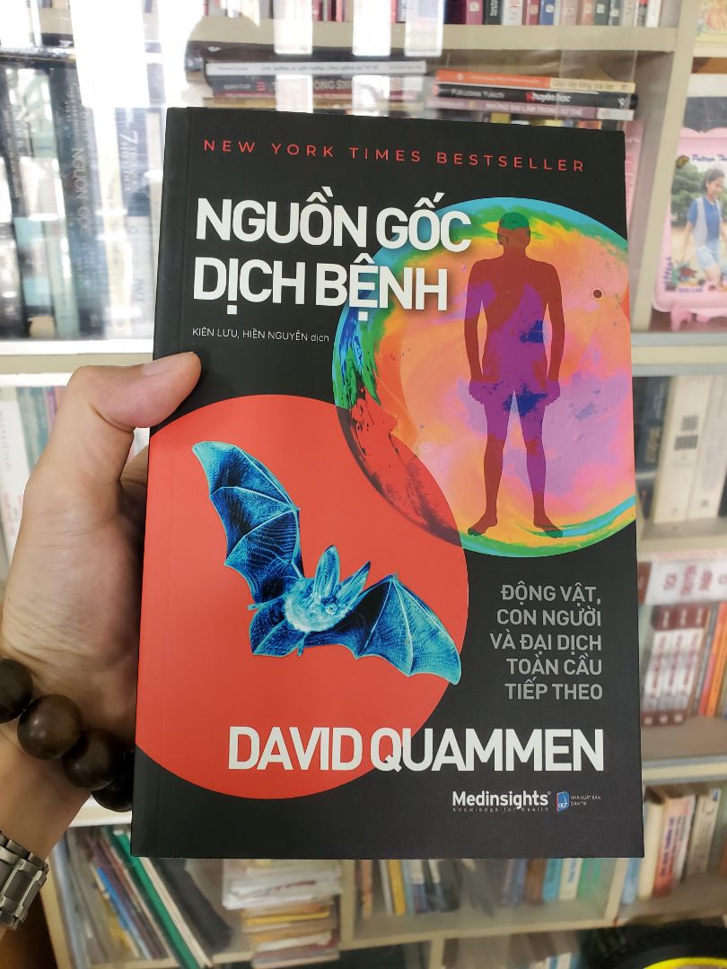 Sách rất hay. Từ trước 2012 tác giả và các nhà khoa học đã biết trước 1 đại dịch sẽ sớm xảy ra do quy mô dân số quá lớn và sự tàn phá rừng....