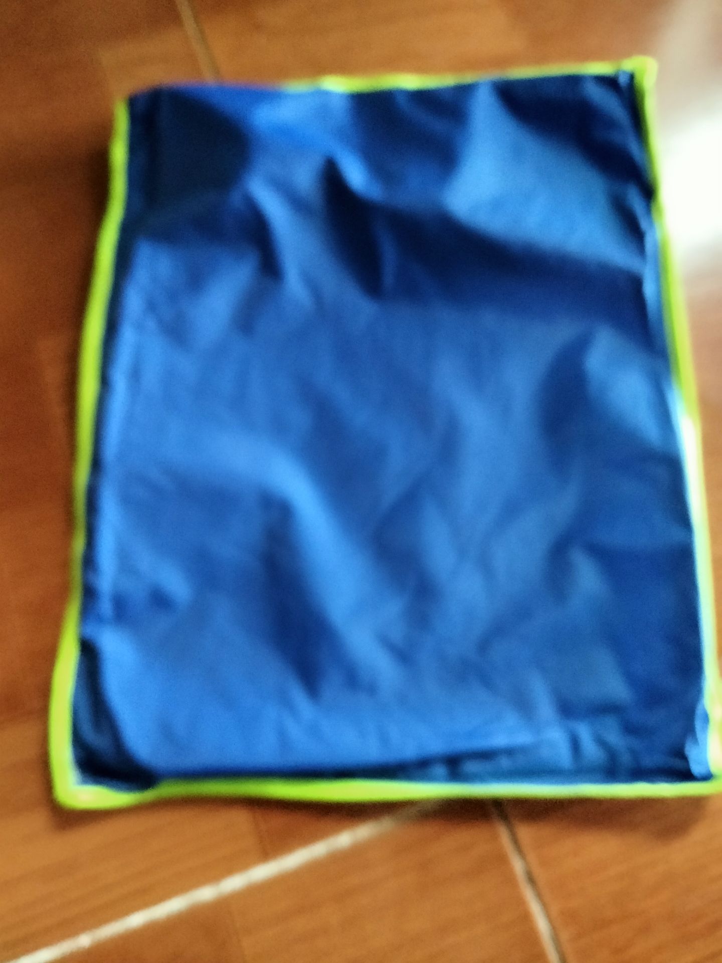 sản phẩm này của shop bạn rất đẹp mình rất thích mỗi tội là vải áo mưa hơi mỏng giao hàng nhanh chóng