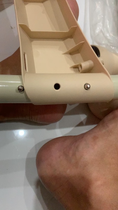 Sản phẩm mới mua nhưng ráp k vào được lổ đã khoan, vui lòng đổi lại sản phẩm Sản phẩm mới mua nhưng ráp k vào được lổ đã khoan, vui lòng đổi lại sản phẩm