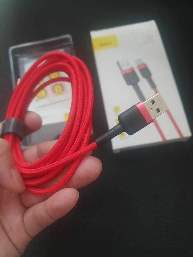 Cáp chắc chắn, sạc khá nhanh. Tiki Giao hàng bao nhanh luôn.