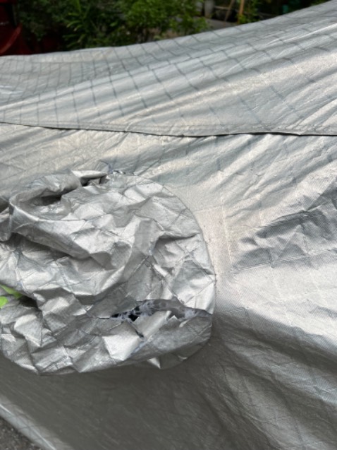 Chất lượng ko tốt
Sau 2 tháng sử dụng, tháo ra - phủ lại 3 lần; đã rạn nứt và rách.
Mặc dù kéo rất nhẹ tay.