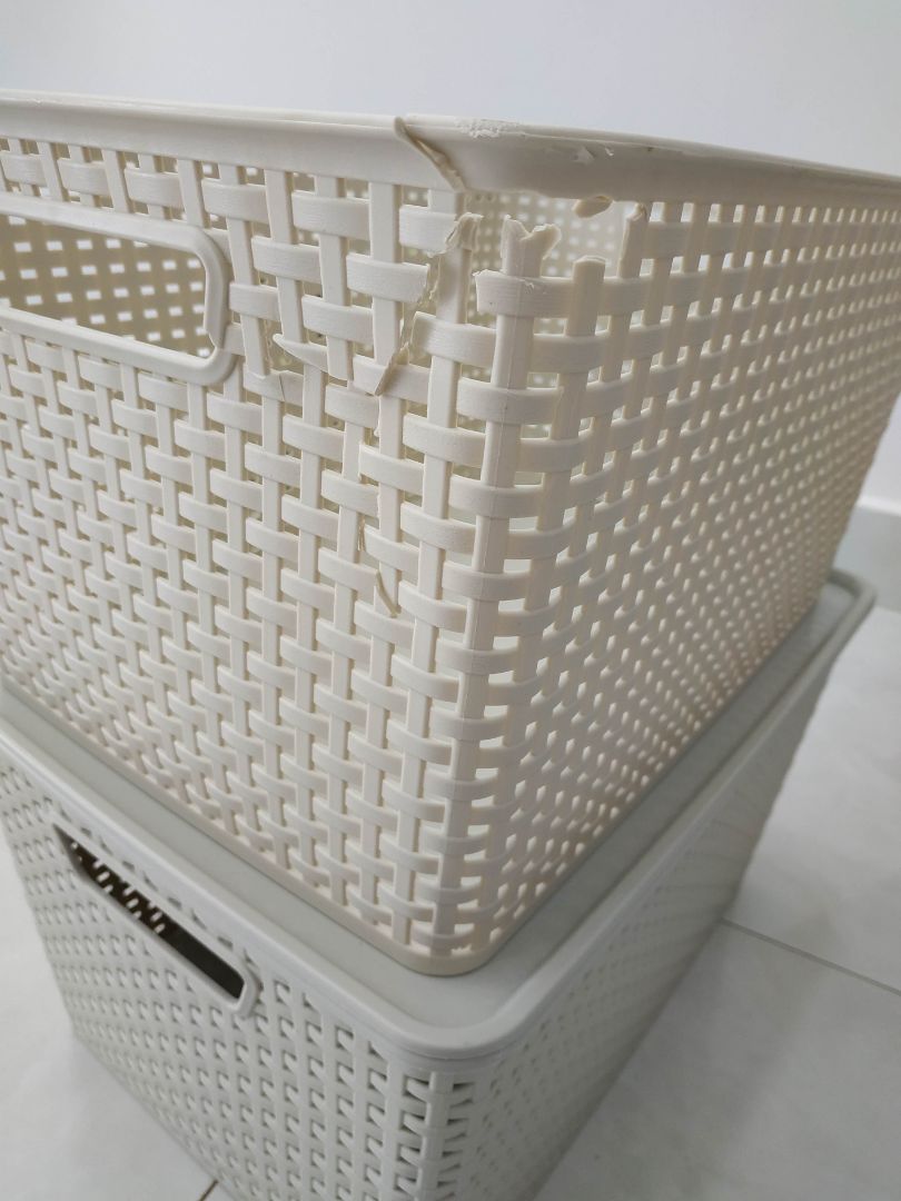 quá tệ, hàng bị bể mà vẫn giao, nắp thì 1 màu cái hộp thì màu khác, yêu cầu đổi hàng cho tôi.