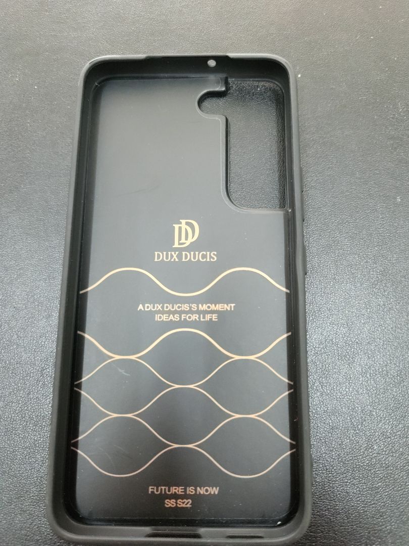 ốp rât chắc chắn, vừa tay, cầm lâu không bị ngứa khó chịu như những loại rẻ tiền khác.