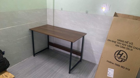 Bàn rộng, dễ lắp, mình mua giùm bạn nên ko biết những cái khác thế nào. Bạn mình khen đẹp, chắc chắn. Shop giao nhanh Bàn rộng, dễ lắp, mình mua giùm bạn nên ko biết những cái khác thế nào. Bạn mình khen đẹp, chắc chắn. Shop giao nhanh