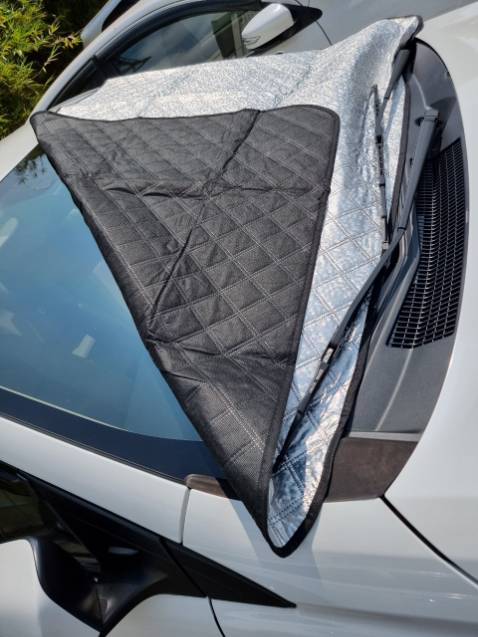 Shop bán hàng và giao hàng không đúng chủng loại, mặc dù đã nhắn tin với shop nhưng shop không trả lời mặc dù vẫn thấy online. Sản phẩm quảng cáo có tai đeo nhưng giao hàng không có, nhắn tin thì không trả lời. Số tiền thì cũng nhỏ nhưng kiểu bán hàng như ahihi nhau.