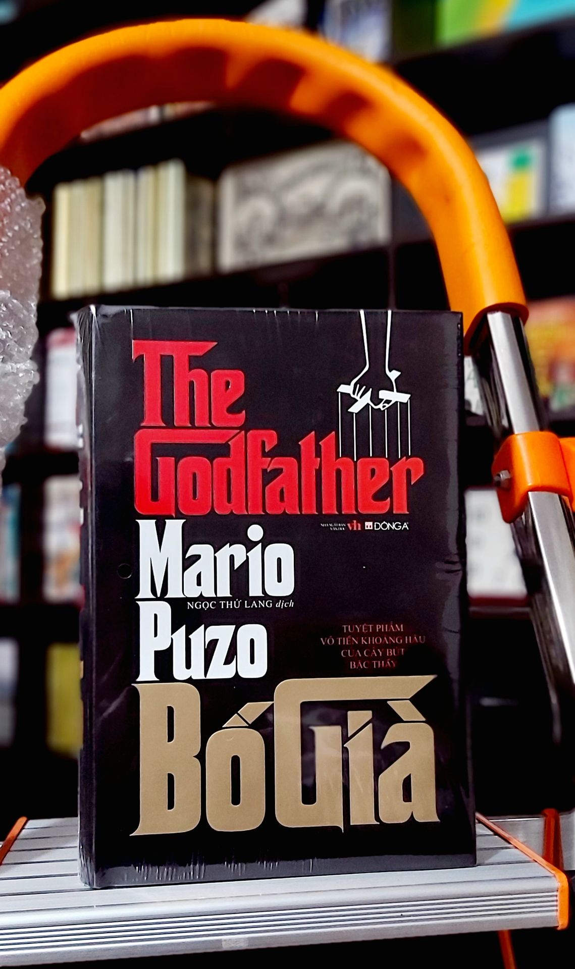 Sách bên ngoài thực sự đẹp. Trong rất nhiều nhà xuất bản mình vẫn thích nhất cuốn này của Đông A. Nội dung sách ko phải bàn cãi, ko phải tự nhiên được nhiều nhà xuất bản chọn in và tái bản nhiêu lần. Dịch vị của Tiki nhanh và thân thiện, trong thời gian dịch bệnh vẫn đảm bảo đúng hẹn và an toàn cho KH. Sẽ sử dụng lâu dài. Like & Thanks!