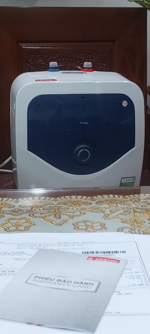 Mua giá giảm còn 2.123.000. Máy đẹp,sang chảnh.Shop tận tình, chu đáo, đóng hàng cẩn thận,gửi nhanh, máy kèm đầy đủ phụ kiện Tất cả đều ổn, nóng nhanh. giữ nhiệt tốt . Ngon lành cành đào. Cảm ơn shop dễ thương !