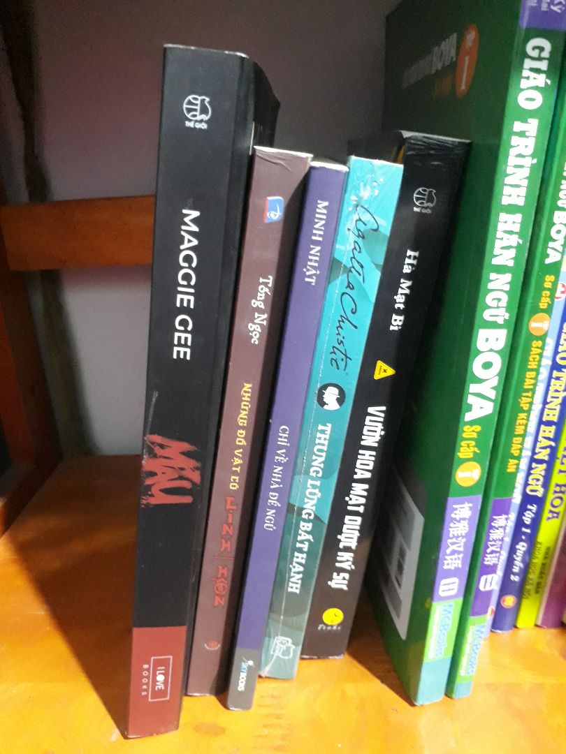 Mua lúc giảm giá 30%. Khá hài lòng về giá.Sách hay và cuốn hút. Chất liệu giấy không gây chói mắt. Mình không thích cách tiki gói thùng hàng. Mua nhiều lần mà lúc nhận sách lần nào cũng bị bẹp dí, vài cuốn bị gấp góc, bụi....