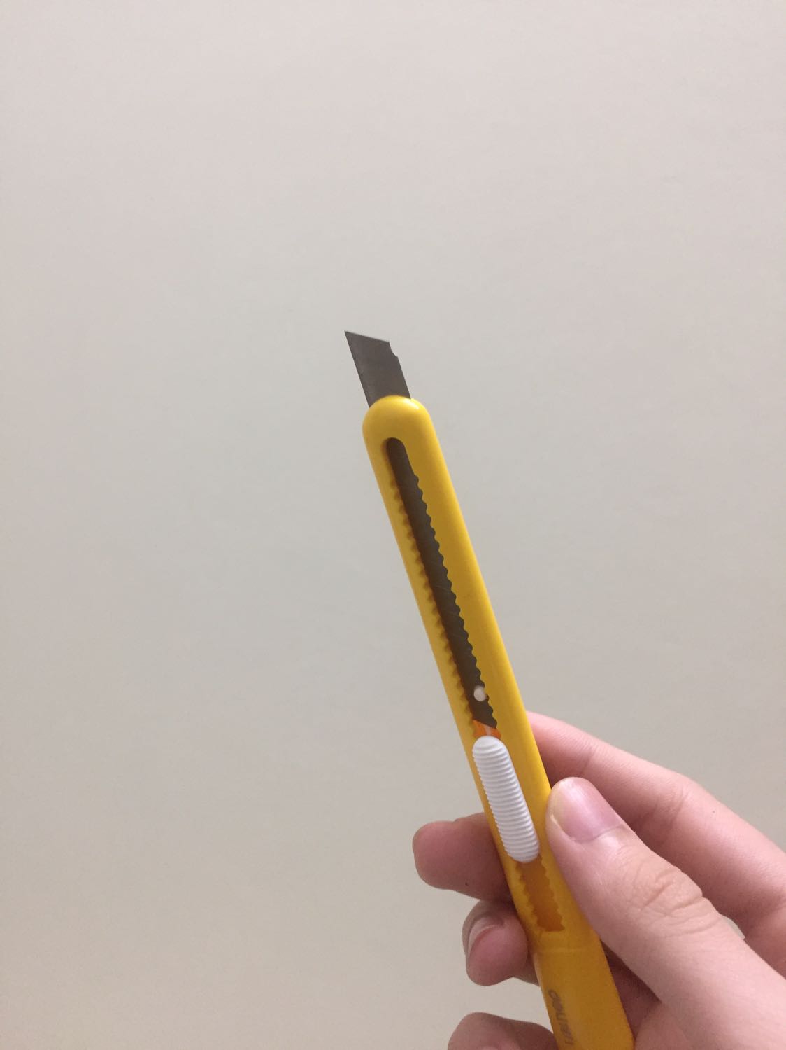 Sản phẩm giống hình 
Thiết kế đơn giản_bền
Giá rẻ
Giao nhanh 
Nua ở deli nên mua rất yên tâm ạ