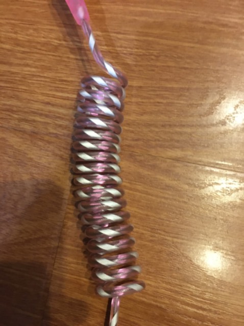 Dây đai có độ đàn hồi tốt, có phản quang, chống cắt. Vòng cổ tay được làm bằng vải mềm, có lớp lót, nên thoáng khí và rất êm. Một đầu có khoá an toàn, rất an tâm khi sử dụng