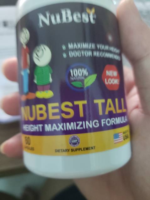 Cô ruột của tôi sống ở Mỹ về thăm gia đình thấy con gái tôi ốm yếu, nhỏ người nên bảo tôi mua NuBest Tall cho con uống. Cô bảo hàng này người Mỹ dùng nhiều lắm, con nít đứa nào đứa nấy cao ráo, người Việt mình chỉ đứng ngang vai thôi. Cô tôi là người cực kỳ kỹ tính, khen cái nào là chuẩn cái đó nên tôi rất tin tưởng. Tìm hiểu trên mạng thì thấy NuBest Tall cũng có nhà phân phối ở VN nên đặt thử 2 hộp về uống. Mua trên *** có mã giảm giá, khuyến mãi, giao hàng cũng nhanh nên rất hài lòng.