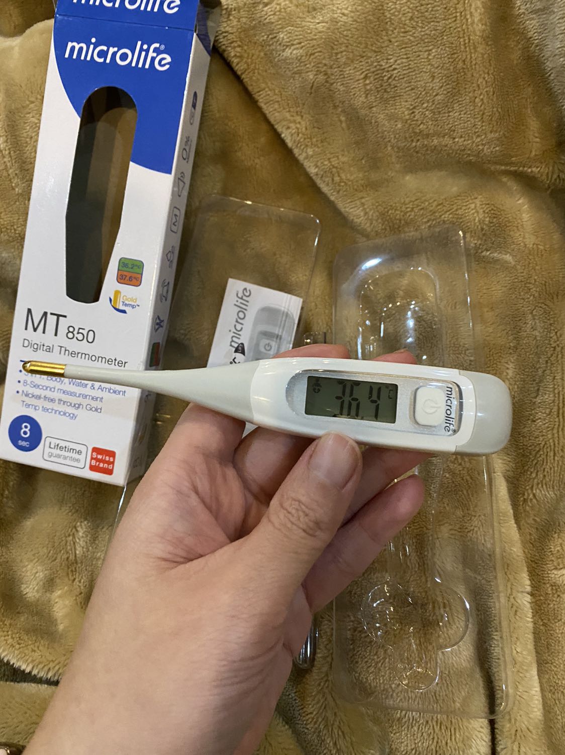 Đo nhanh, nhưng cỡ tầm 9-10s chứ không phải 8s 😂
Tuy nhiên kết quả đo cũng khá chính xác! Nói chung cụ thể thì vẫn cần thời gian kiểm chứng nhưng bước đầu thấy cũng khá hài lòng về sản phẩm!
Chưa *** thử đo nhiệt độ nước 😂