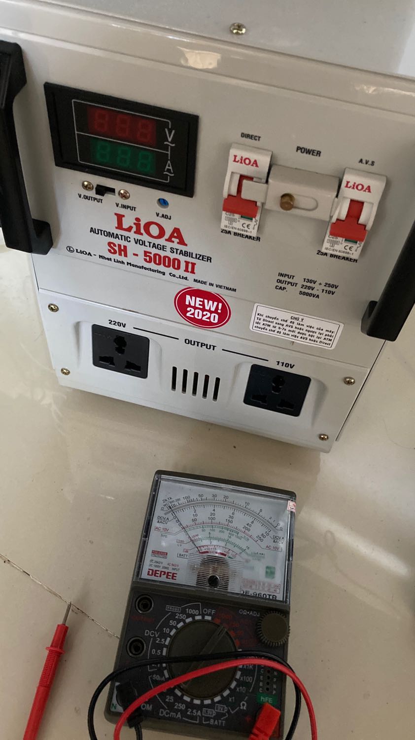 Sản phẩm bị lỗi. Chức năng ổn áp không hoạt động. Tôi đo điện áp đầu vào vào khoảng 170-230V. Lúc này, điện áp đầu ra của ổn áp dưới 180V. Thậm chí có lúc điện áp đầu ra xuống mức dưới 150V. Gây hỏng hệ thống làm việc của tôi, đặc biệt là chiếc iMac 2020. Tải: iMac, bộ phát wifi