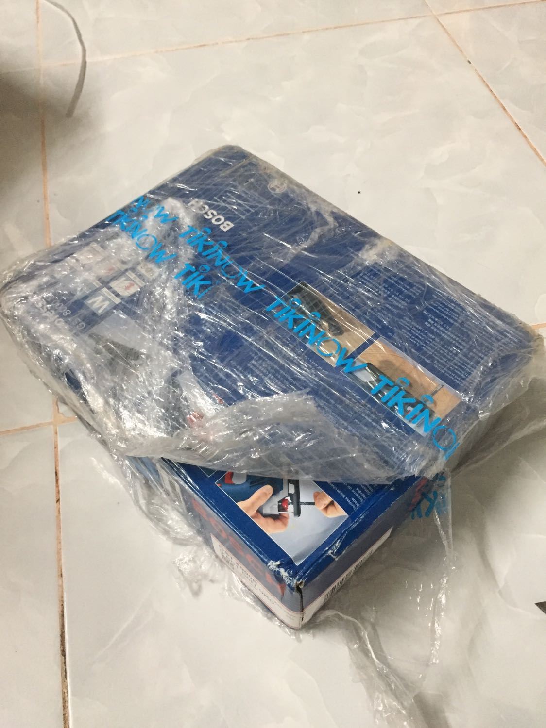 Đóng gói sơ sài, giao hàng chậm, đúng 1,5 tháng mới nhận được hàng, máy của Bosch hoạt động tốt.