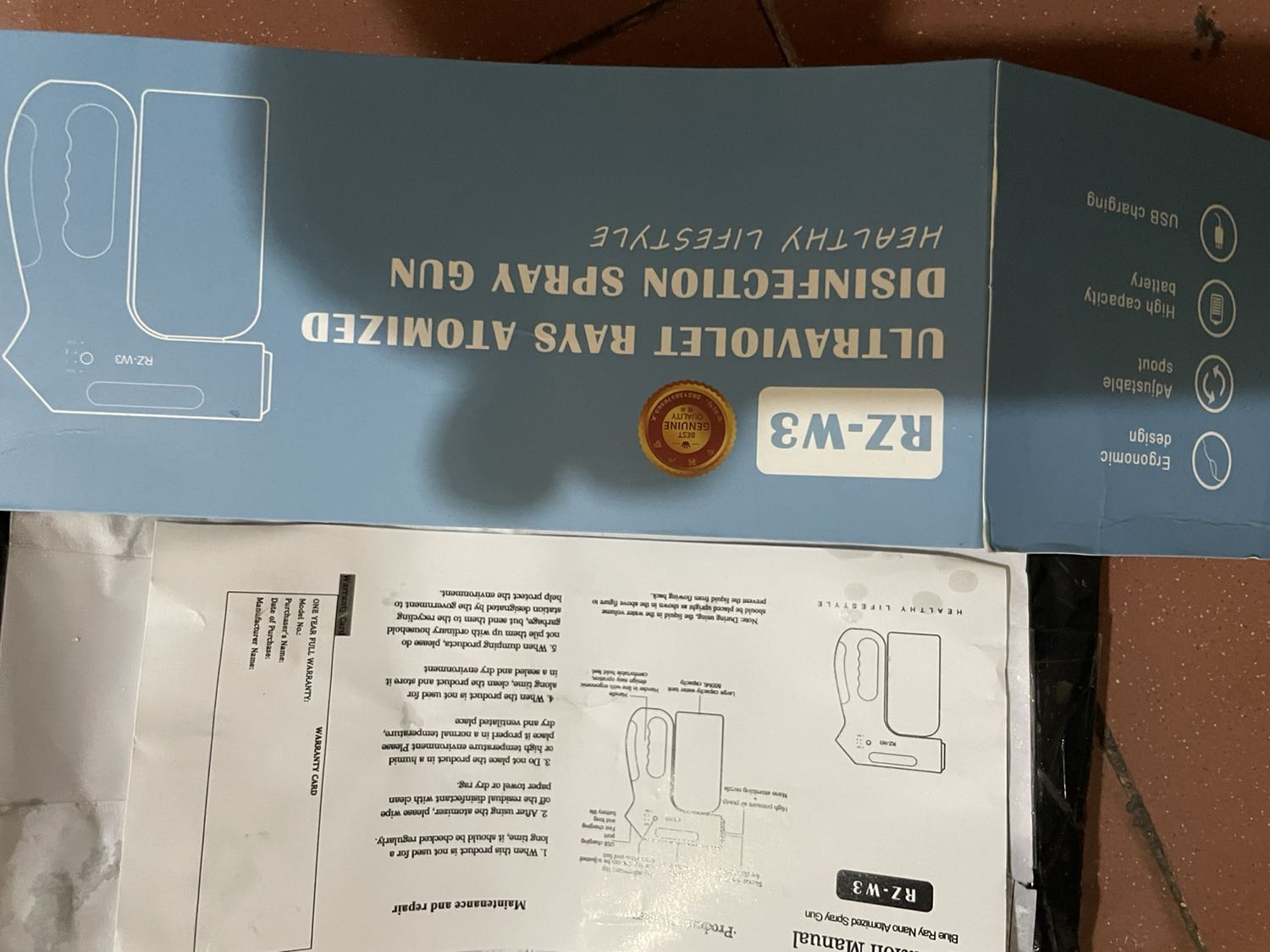 Đơn mua hàng là máy khử khuẩn Nano K5, nhưng bên trong ko phải máy này mà là RZ-W3. Nếu hết hàng thì báo khách và thông báo cho khách lấy SP tương tự, như vậy có phải đỡ mất uy tín ko shop